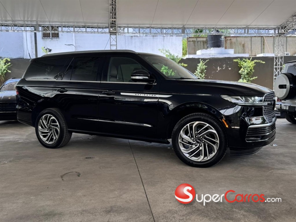 2026 Lincoln Navigator Reserve II — foto 2 / 12