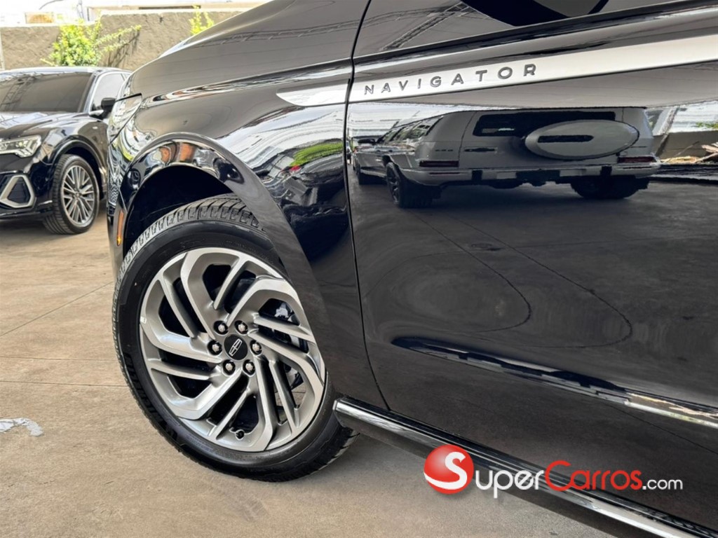 2026 Lincoln Navigator Reserve II — foto 3 / 12