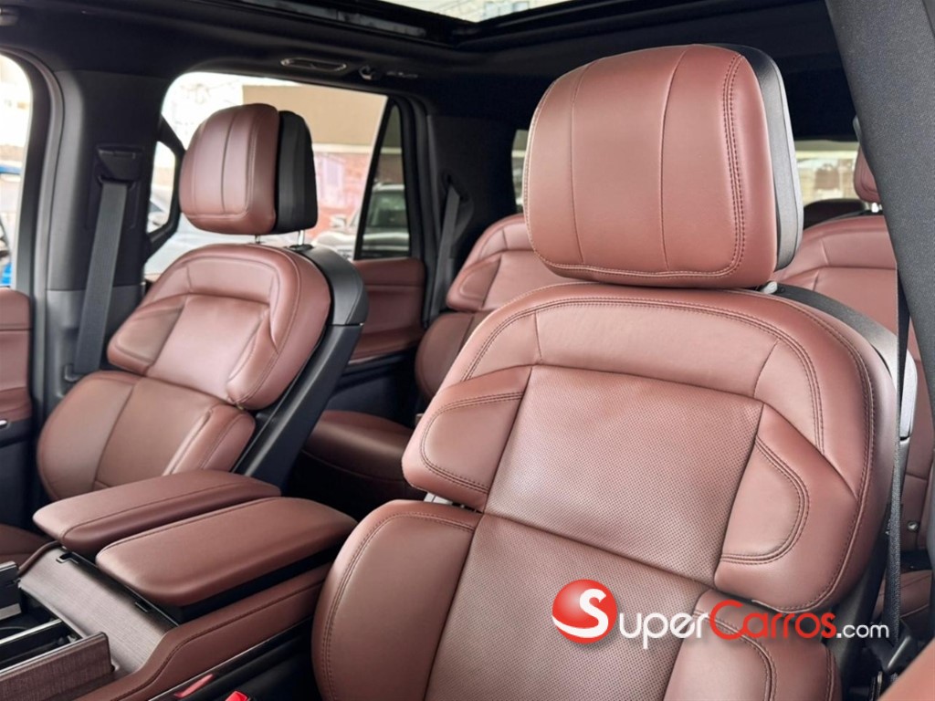 2026 Lincoln Navigator Reserve II — foto 5 / 12