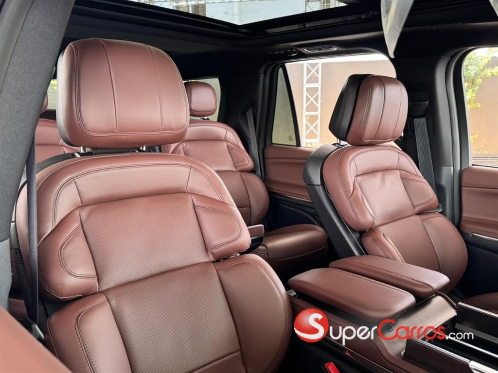 2026 Lincoln Navigator Reserve II — foto 6 / 12
