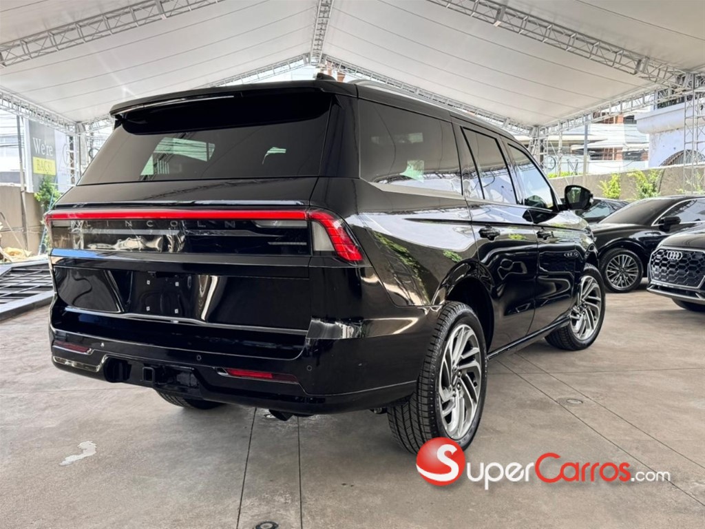 2026 Lincoln Navigator Reserve II — foto 12 / 12