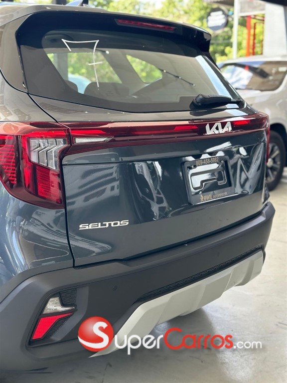 2027 Kia Seltos LX — foto 4 / 5