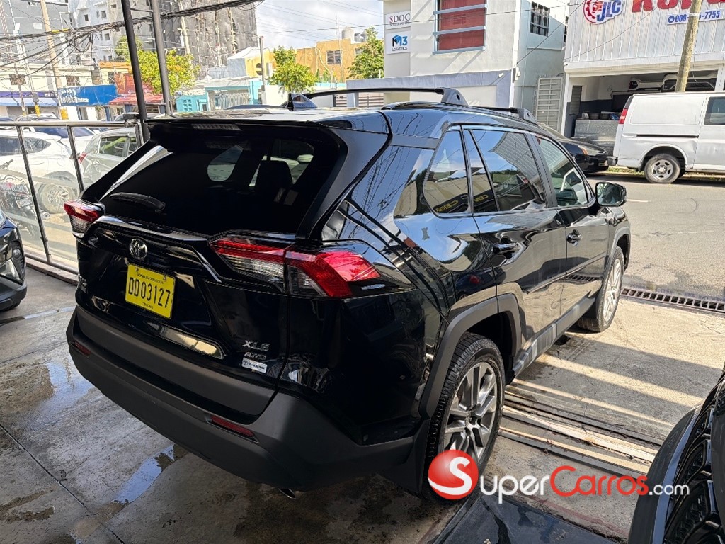 2022 Toyota RAV4 XLE Premium — foto 4 / 11