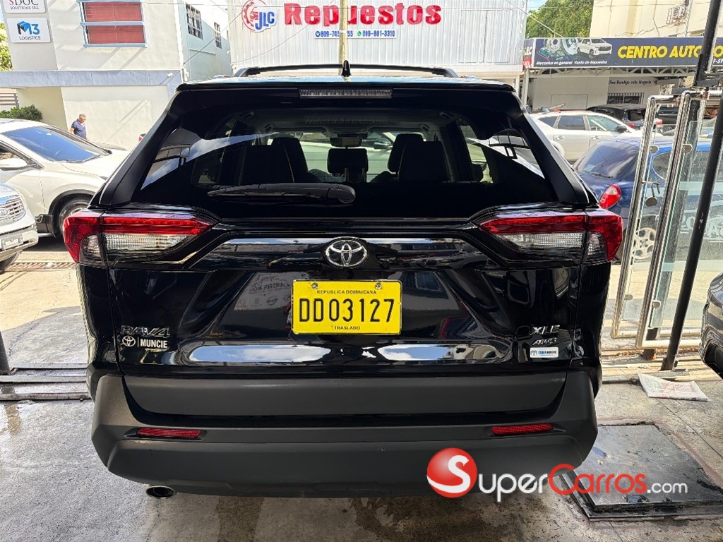 2022 Toyota RAV4 XLE Premium — foto 5 / 11