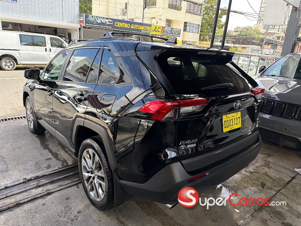 2022 Toyota RAV4 XLE Premium — foto 6 / 11