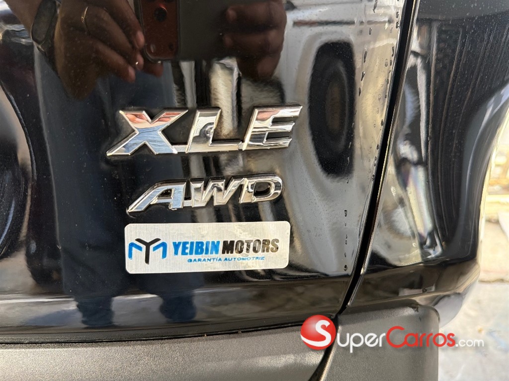 2022 Toyota RAV4 XLE Premium — foto 7 / 11