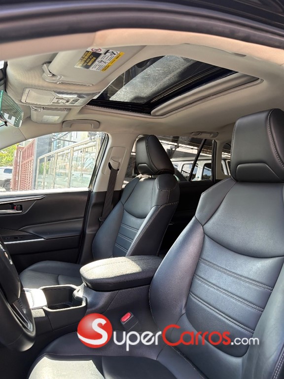 2022 Toyota RAV4 XLE Premium — foto 8 / 11
