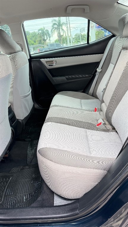 2019 Toyota Corolla LE — foto 8 / 10