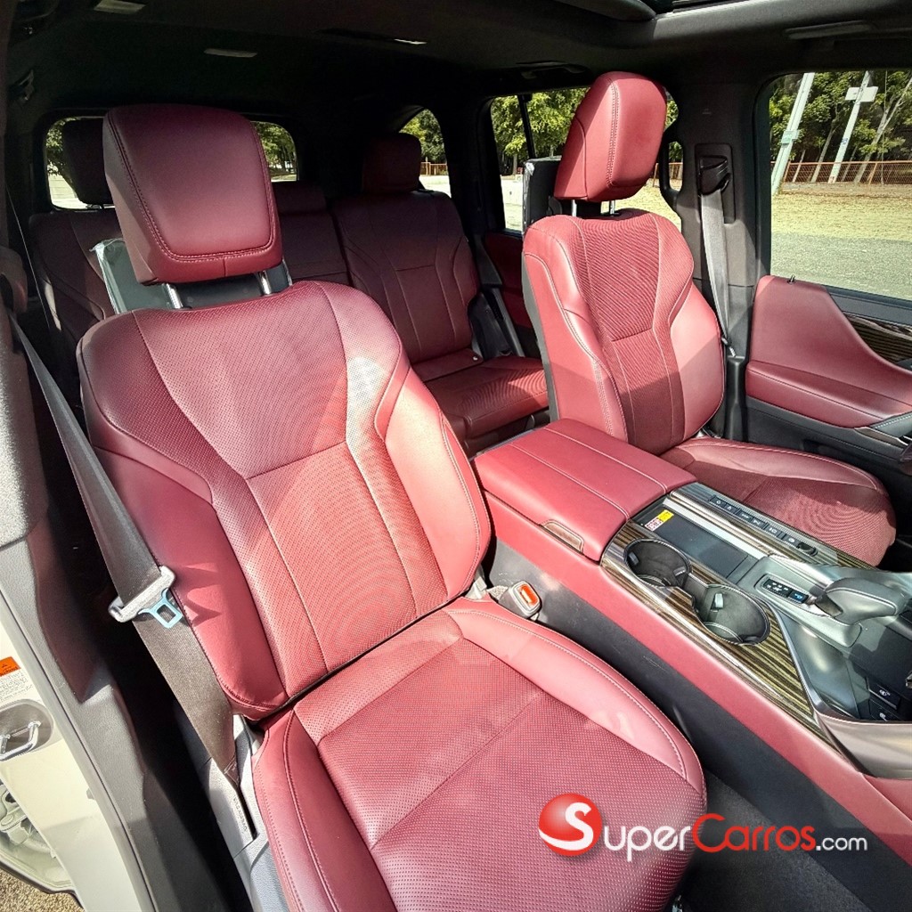 2025 Lexus LX 700 H Urban — foto 9 / 11