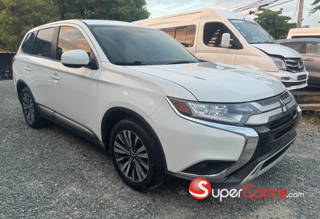 2020 Mitsubishi Motors Outlander SE — foto 2 / 10