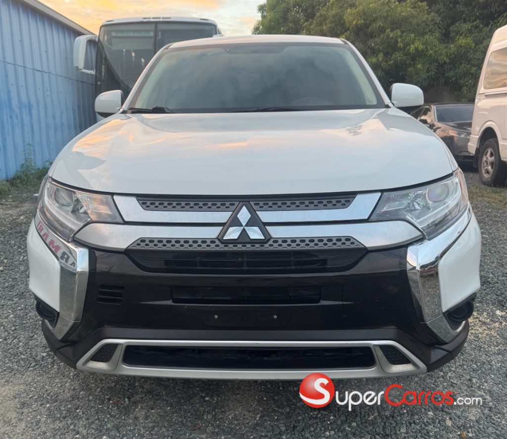 2020 Mitsubishi Motors Outlander SE — foto 3 / 10
