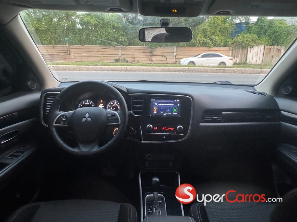 2020 Mitsubishi Motors Outlander SE — foto 7 / 10