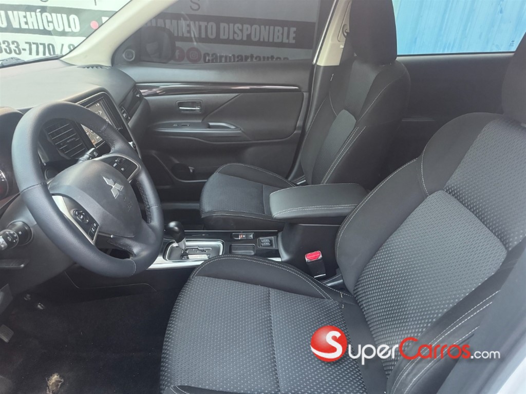 2020 Mitsubishi Motors Outlander SE — foto 8 / 10