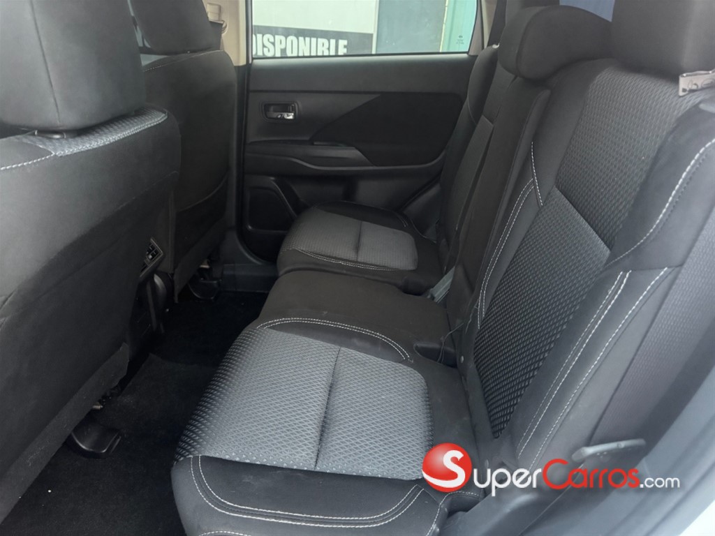 2020 Mitsubishi Motors Outlander SE — foto 9 / 10