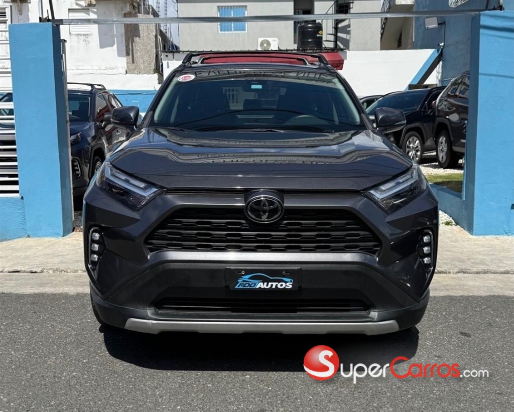 2023 Toyota RAV4 XLE Premium — foto 2 / 8