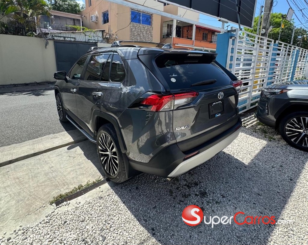 2023 Toyota RAV4 XLE Premium — foto 5 / 8