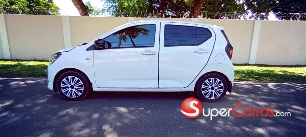 2018 Daihatsu Mira — foto 11 / 12