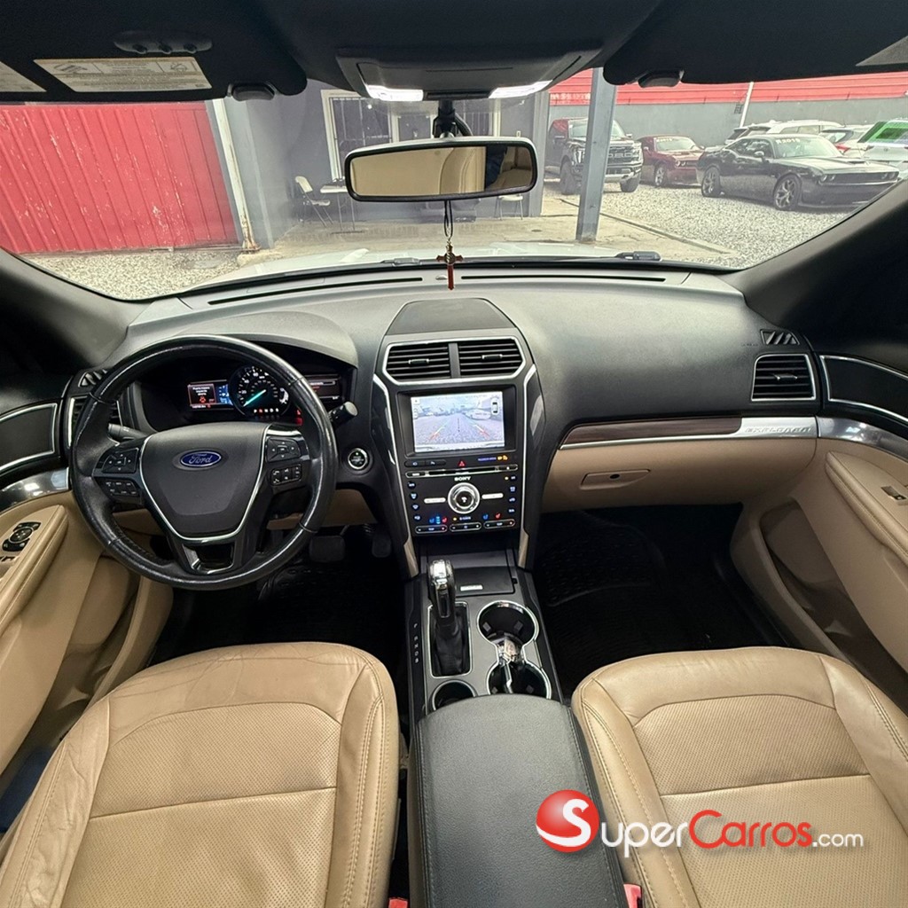 2017 Ford Explorer Limited — foto 8 / 12