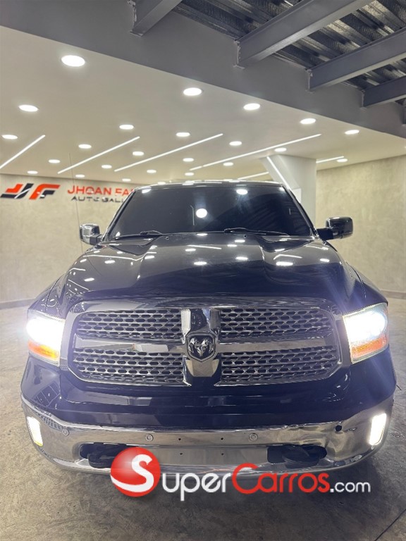 2016 Dodge Ram 1500 Laramie — foto 2 / 10