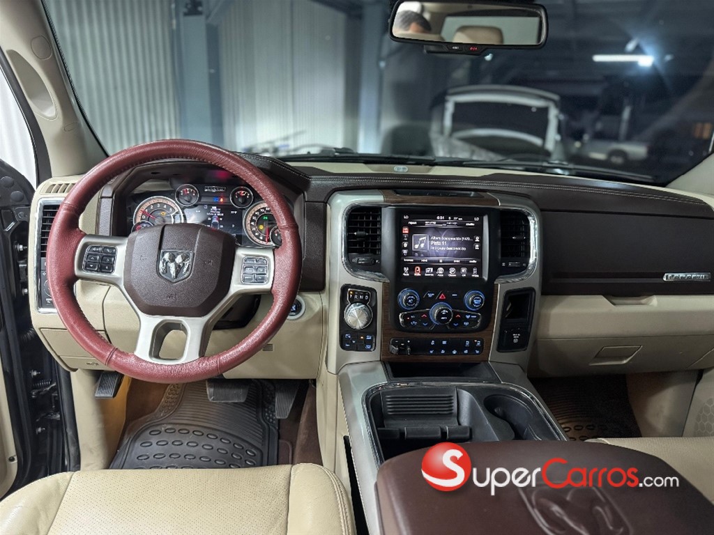 2016 Dodge Ram 1500 Laramie — foto 8 / 10