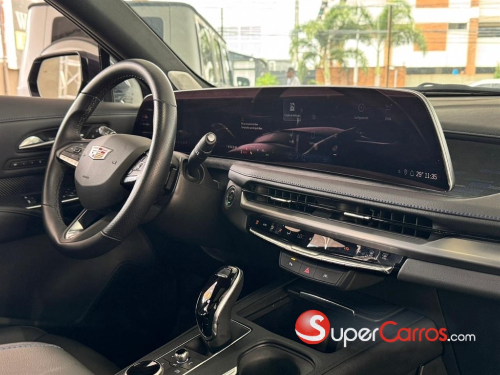2024 Cadillac XT4 350 T — foto 7 / 9