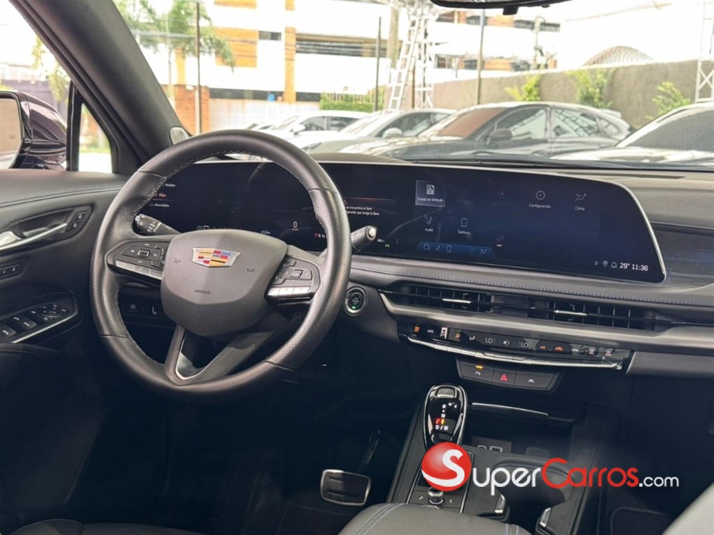 2024 Cadillac XT4 350 T — foto 8 / 9