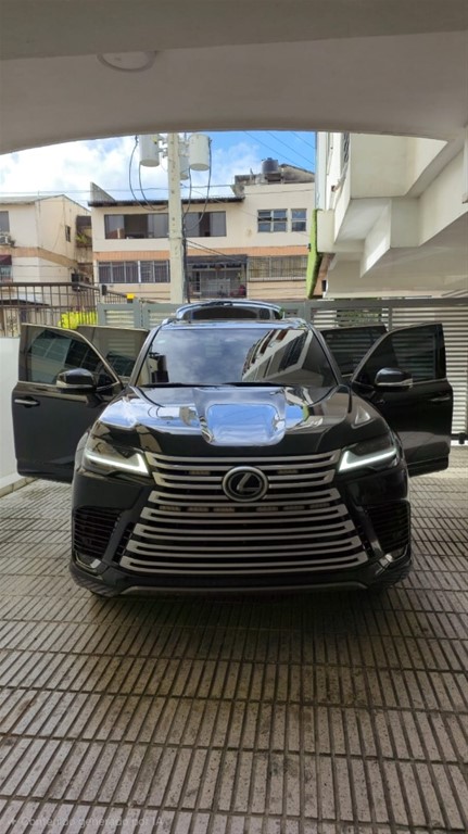 2025 Lexus LX 500d — foto 3 / 12