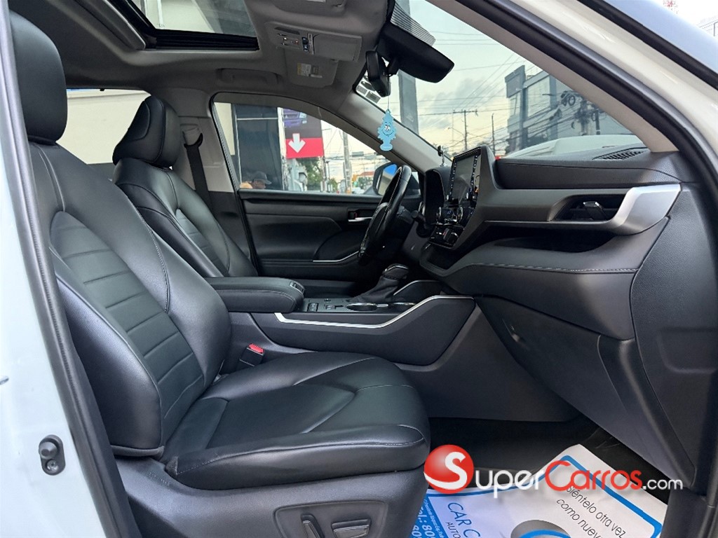 2020 Toyota Highlander XLE — foto 4 / 10