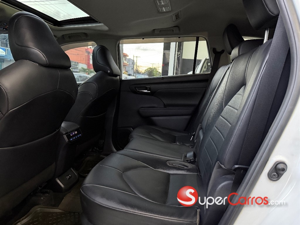 2020 Toyota Highlander XLE — foto 6 / 10
