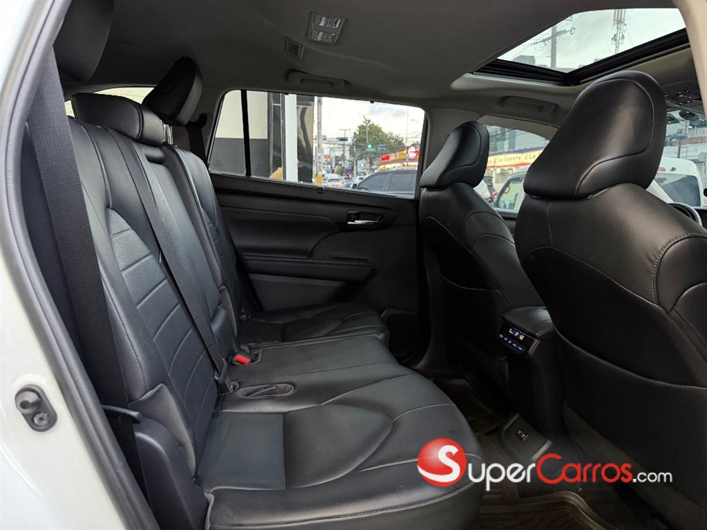 2020 Toyota Highlander XLE — foto 7 / 10