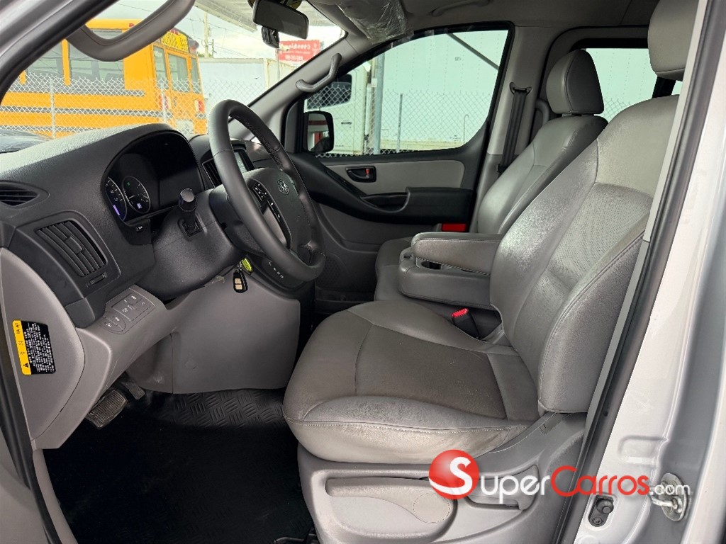 2021 Hyundai Grand Starex — foto 7 / 11