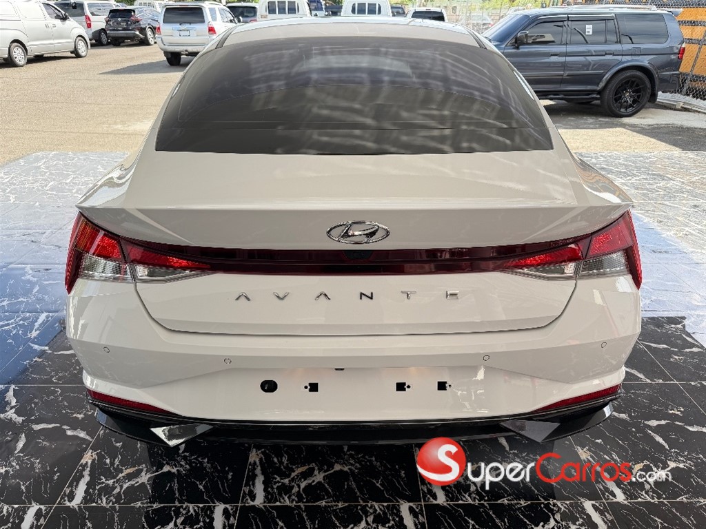 2021 Hyundai Avante Luxury — foto 5 / 10