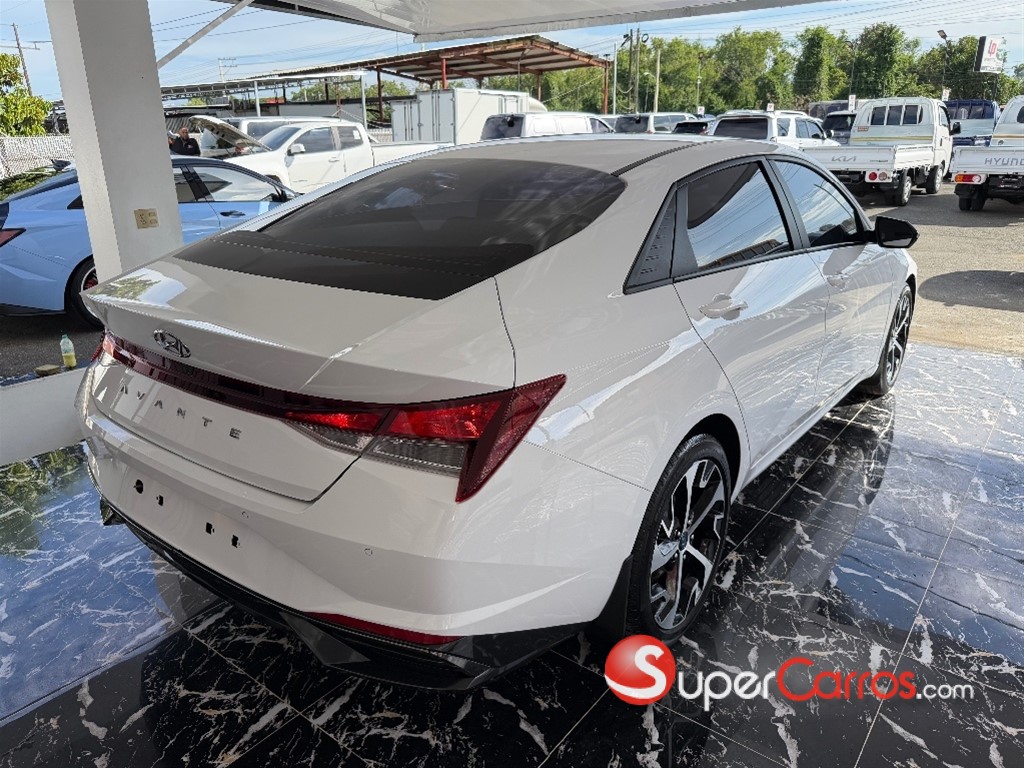 2021 Hyundai Avante Luxury — foto 6 / 10