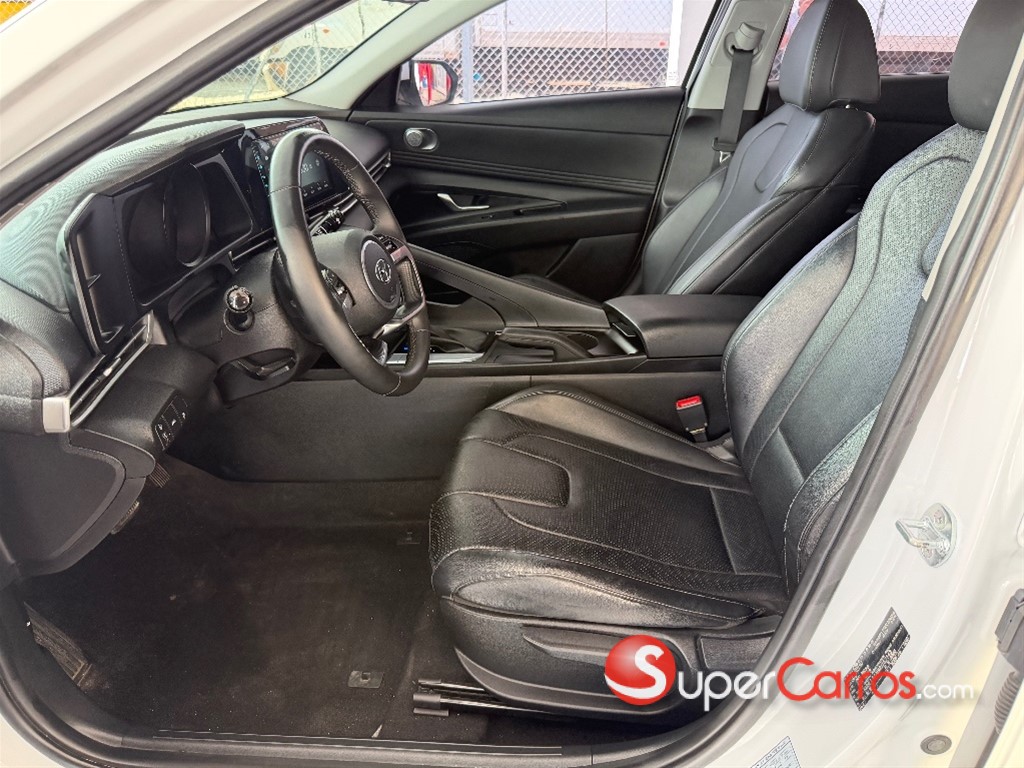 2021 Hyundai Avante Luxury — foto 7 / 10