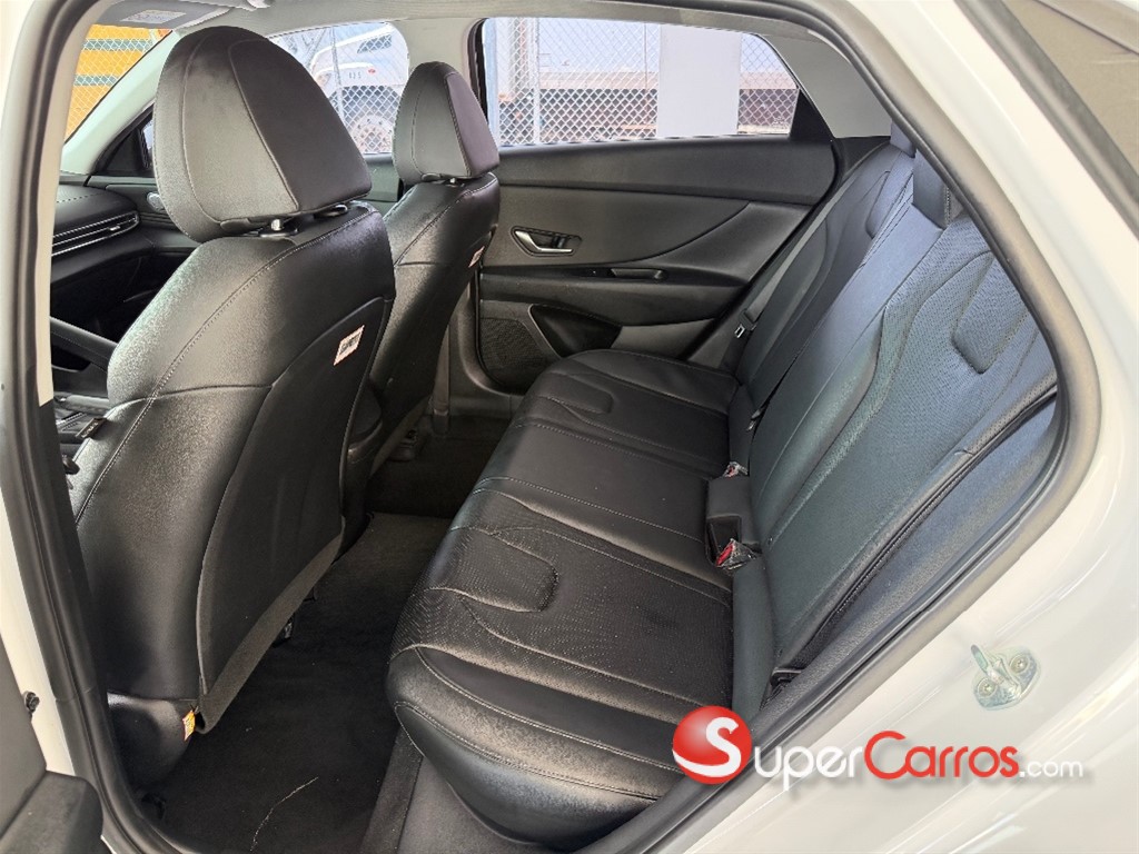 2021 Hyundai Avante Luxury — foto 8 / 10