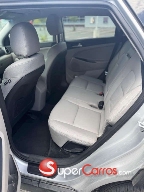 2019 Hyundai Tucson Value — foto 8 / 12