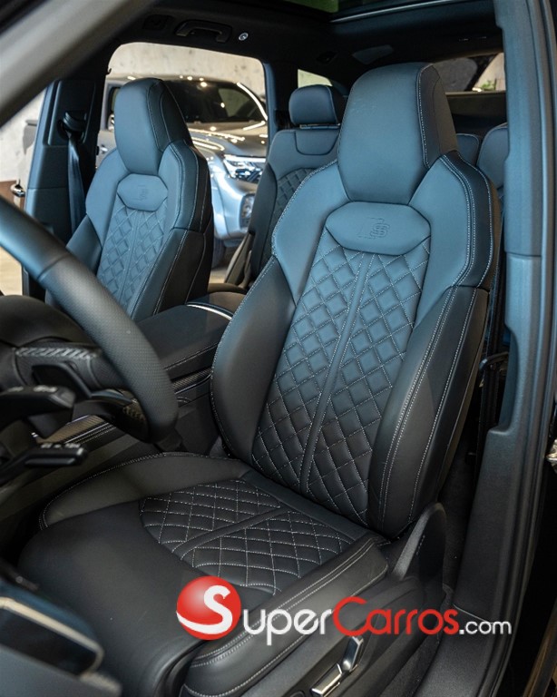 2025 Audi SQ7 — foto 8 / 12