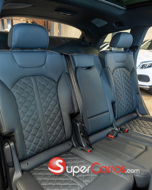2025 Audi SQ7 — foto 11 / 12