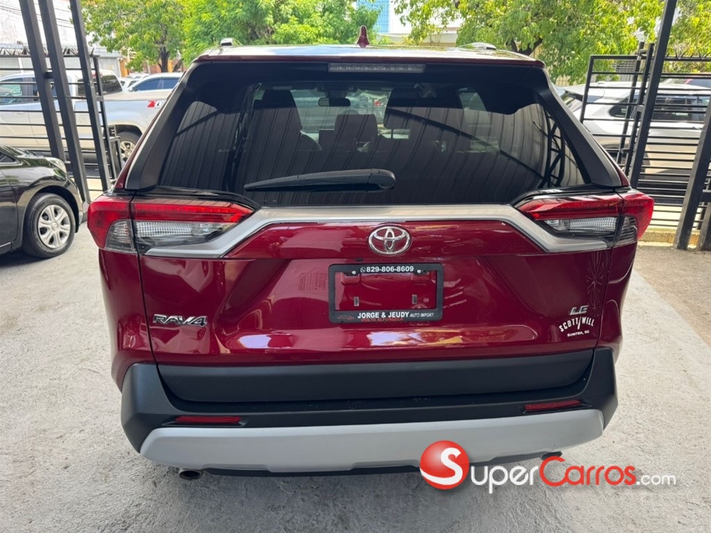 2020 Toyota RAV4 LE PLUS — foto 9 / 10