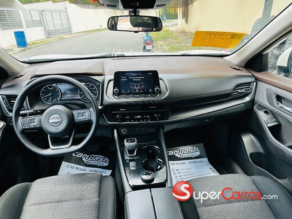 2023 Nissan Rogue SV — foto 9 / 12