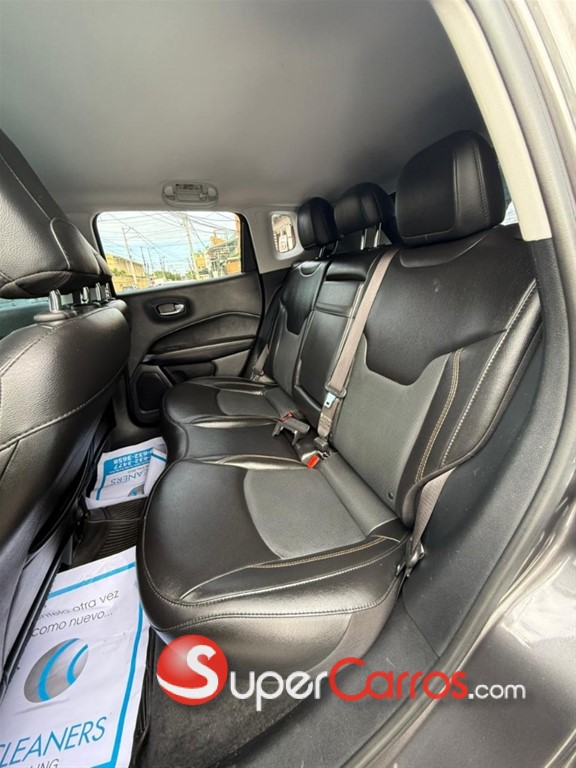 2020 Jeep Cherokee Limited — foto 4 / 10