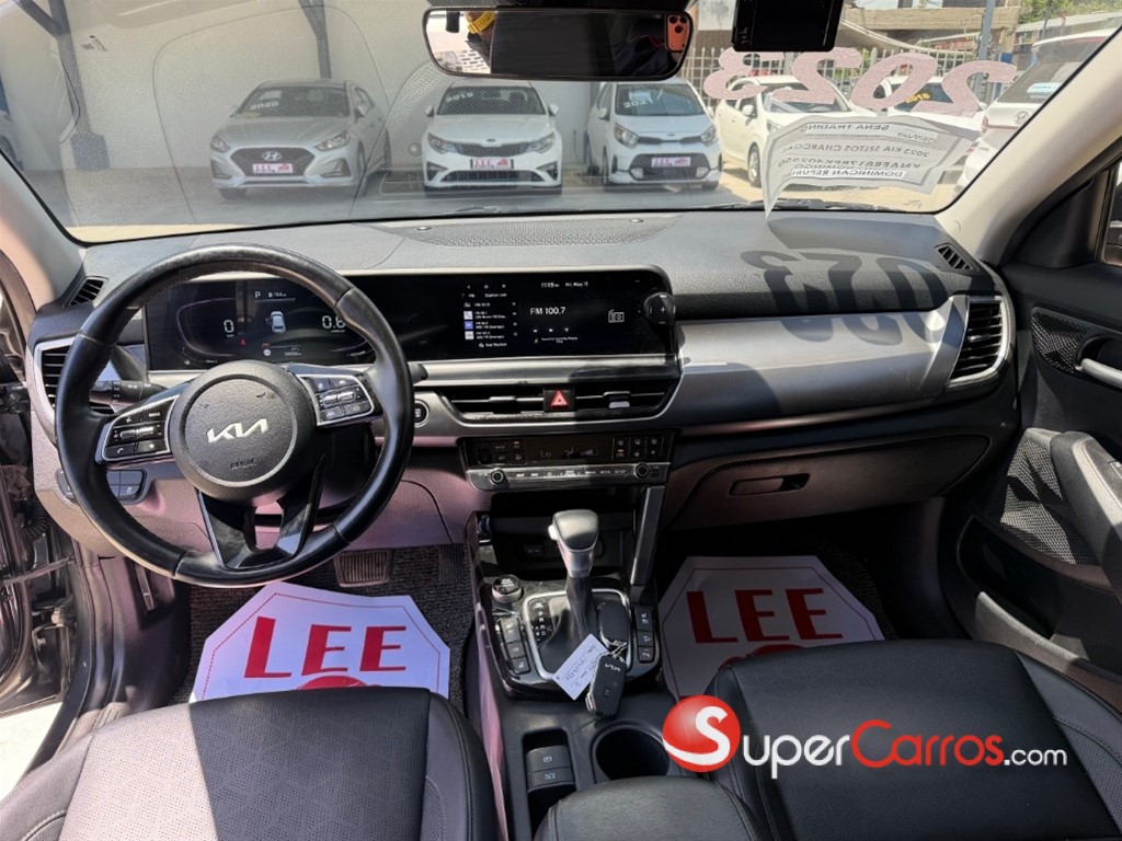 2023 Kia Seltos Luxury — foto 8 / 12