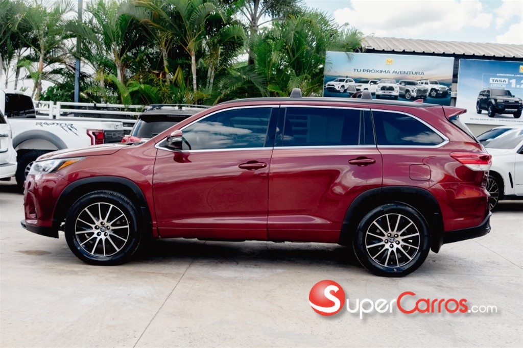 2018 Toyota Highlander SE — foto 3 / 12