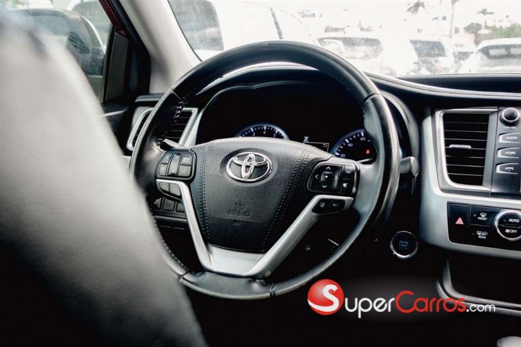 2018 Toyota Highlander SE — foto 8 / 12