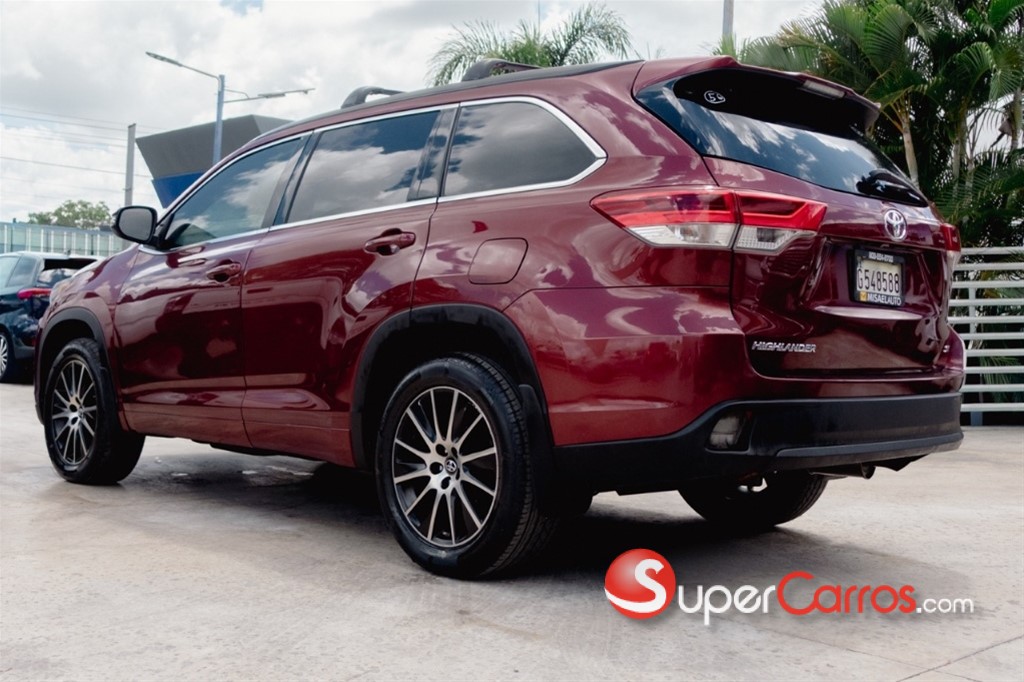 2018 Toyota Highlander SE — foto 10 / 12