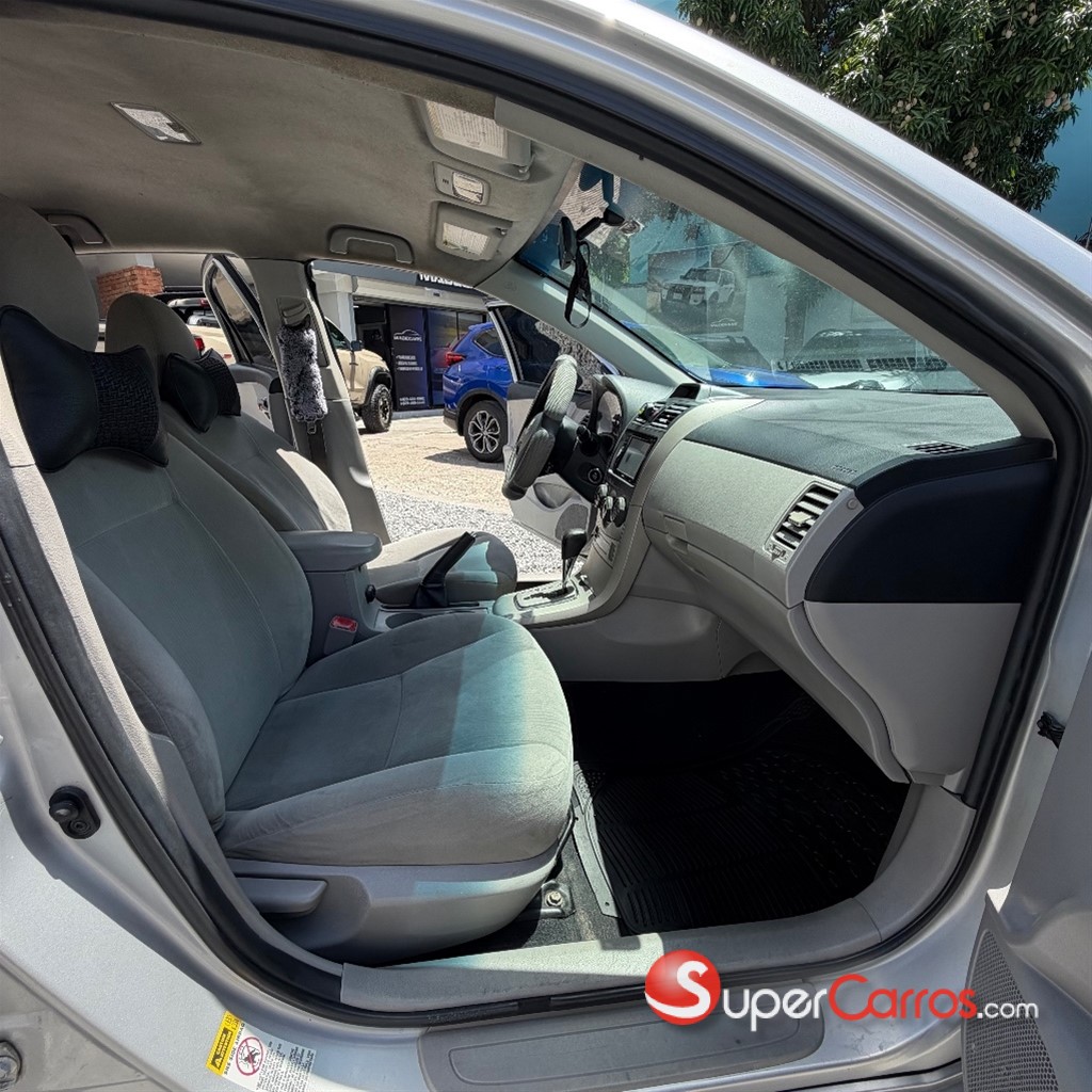 2013 Toyota Corolla — foto 8 / 10