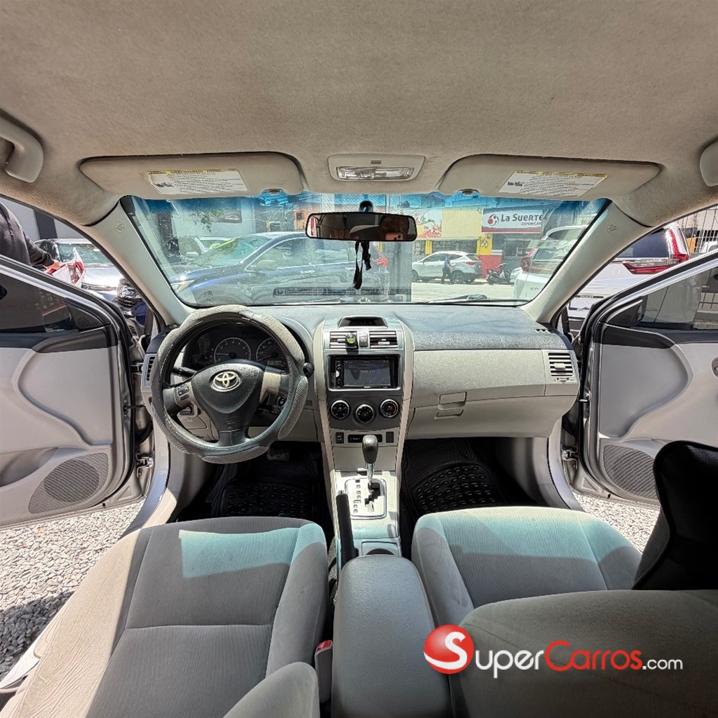 2013 Toyota Corolla — foto 9 / 10