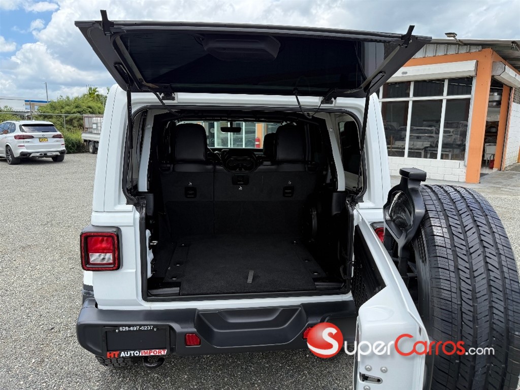 2020 Jeep Wrangler Unlimited Sahara — foto 10 / 11