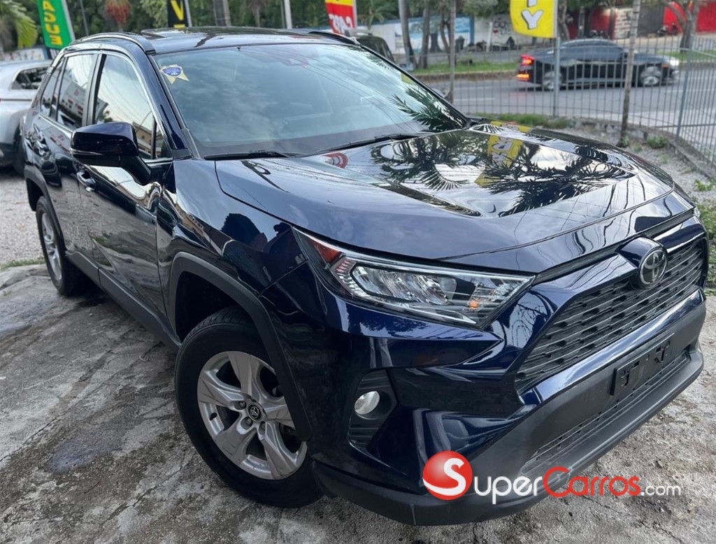 2020 Toyota RAV4 XLE