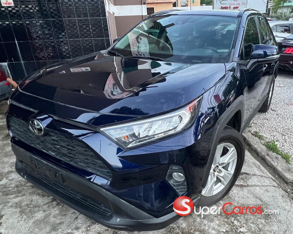 2020 Toyota RAV4 XLE — foto 2 / 9